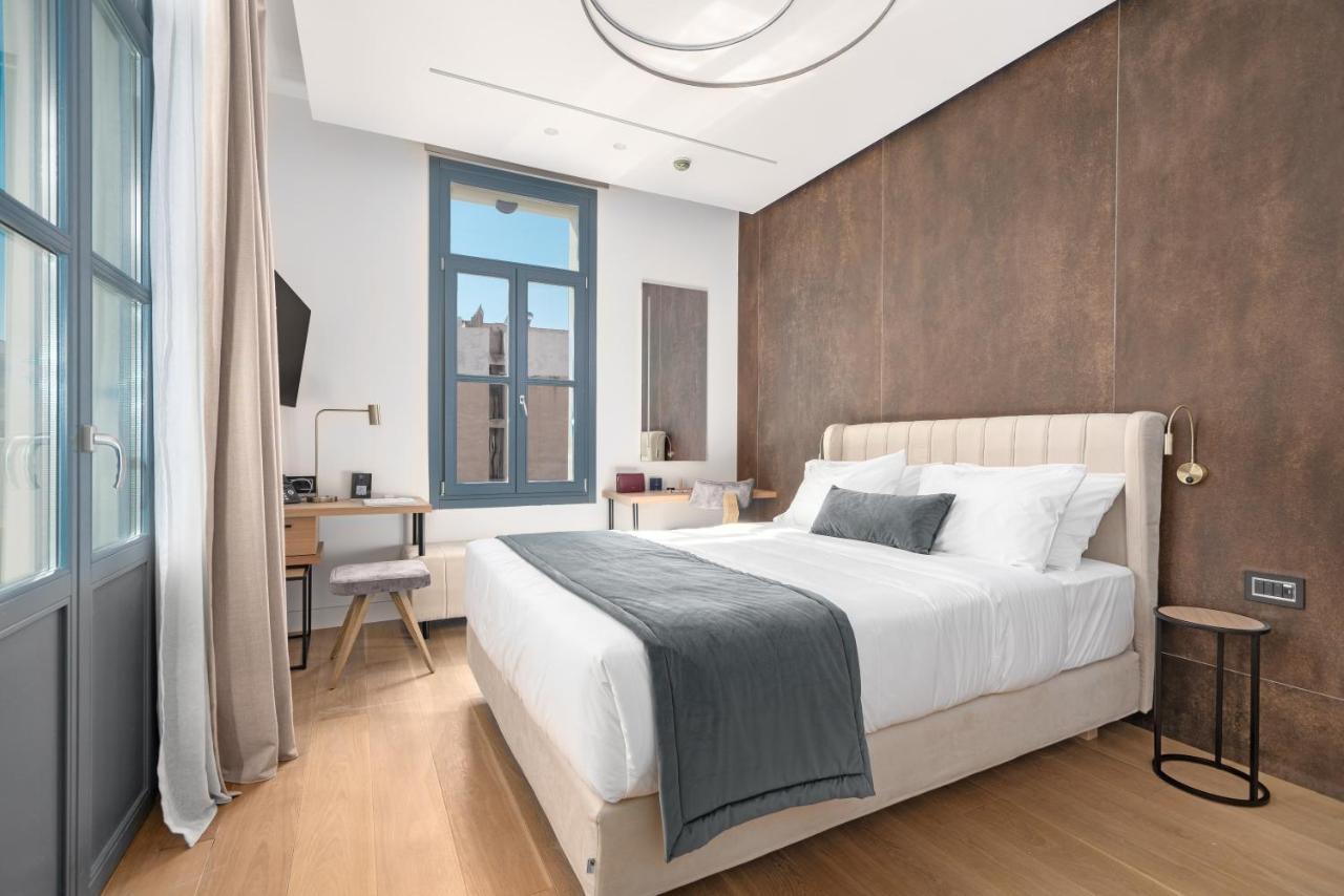 Hellenic Vibes Smart Atena