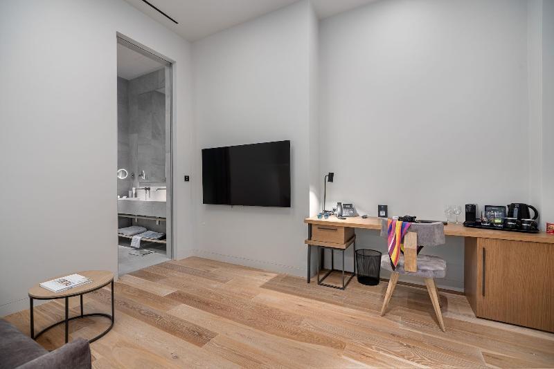 Hellenic Vibes Smart Atena